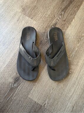 Flojos Black Slip-On Flip Flop Sandals